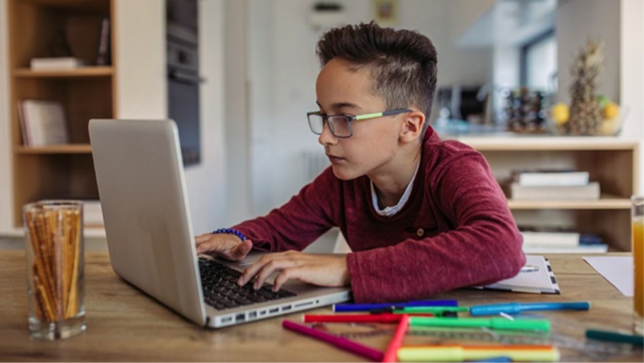 Tecnologia: Como preparar as crianças para as aulas online?
